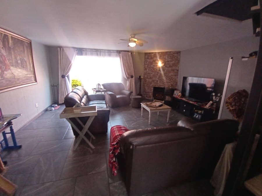 2 Bedroom Property for Sale in Raceview Gauteng