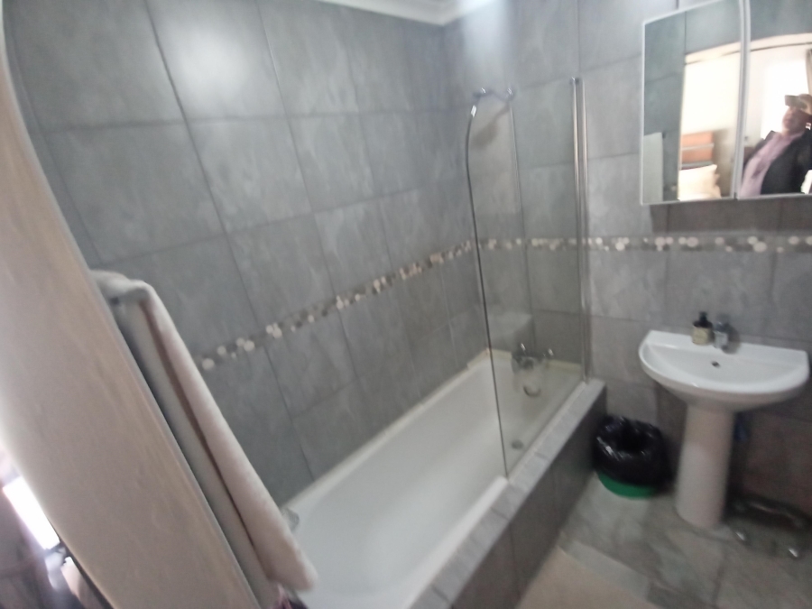 2 Bedroom Property for Sale in Raceview Gauteng
