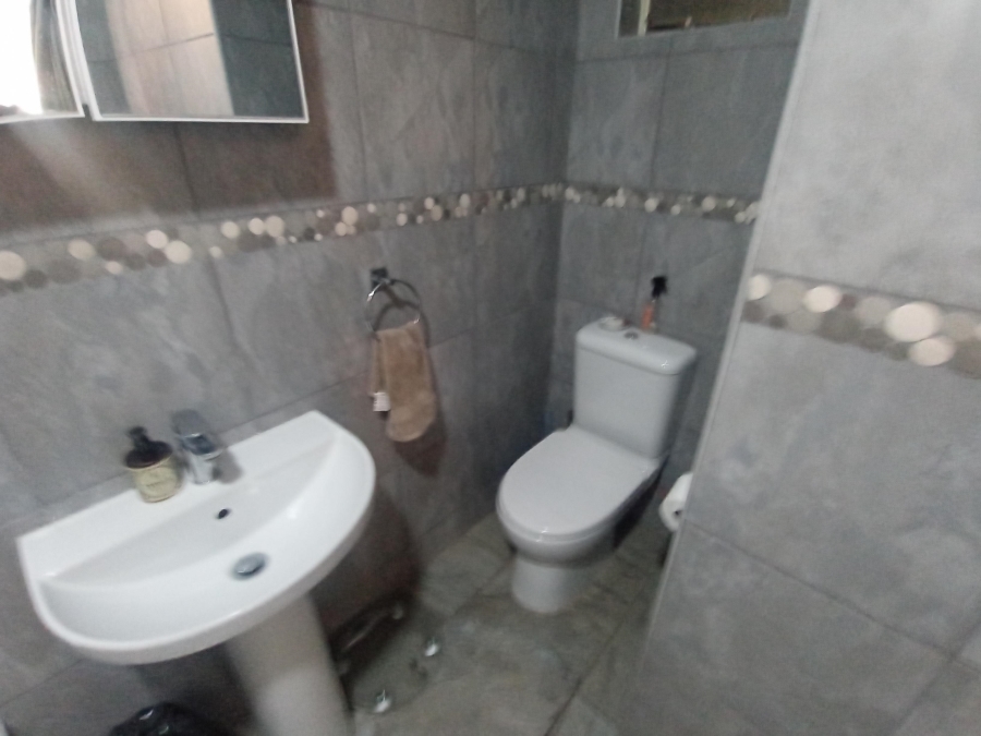 2 Bedroom Property for Sale in Raceview Gauteng