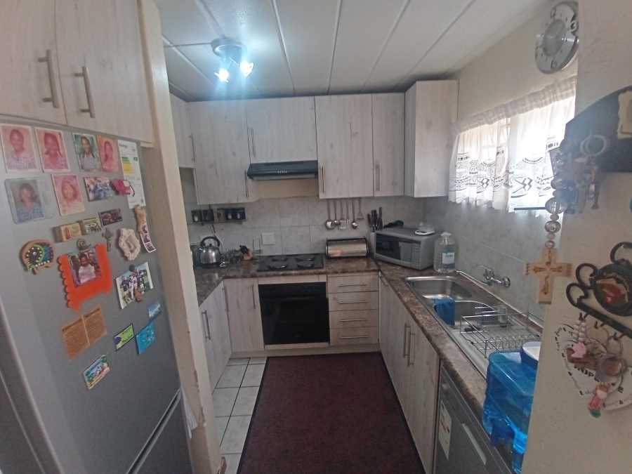 3 Bedroom Property for Sale in Oakdene Gauteng