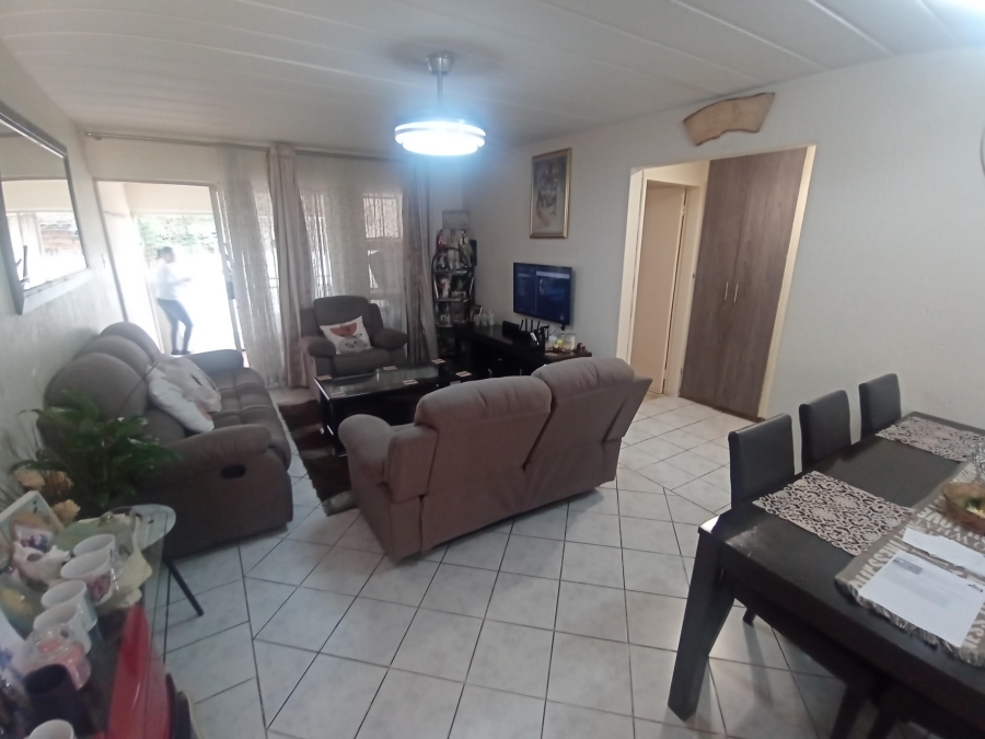 3 Bedroom Property for Sale in Oakdene Gauteng