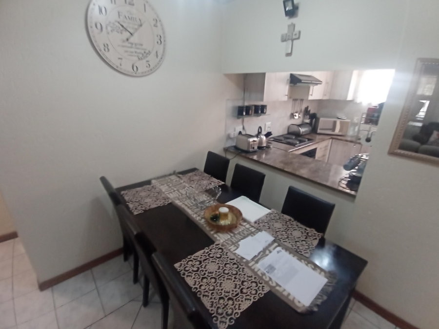 3 Bedroom Property for Sale in Oakdene Gauteng