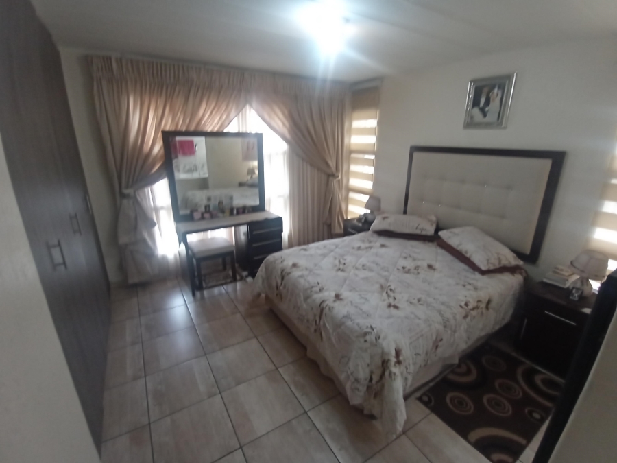 3 Bedroom Property for Sale in Oakdene Gauteng