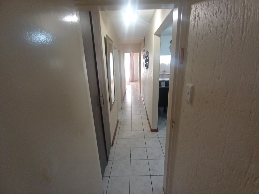 3 Bedroom Property for Sale in Oakdene Gauteng