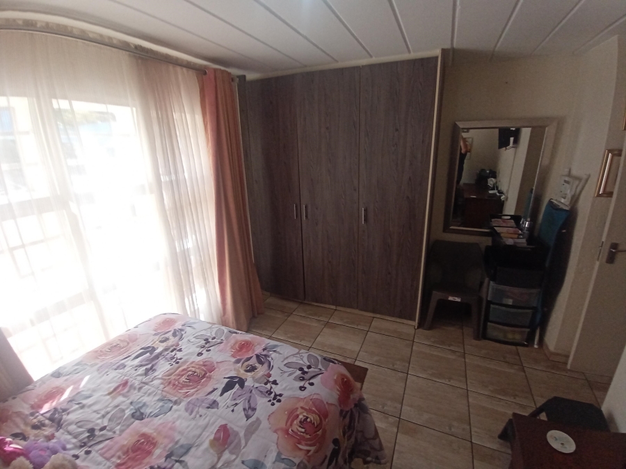 3 Bedroom Property for Sale in Oakdene Gauteng