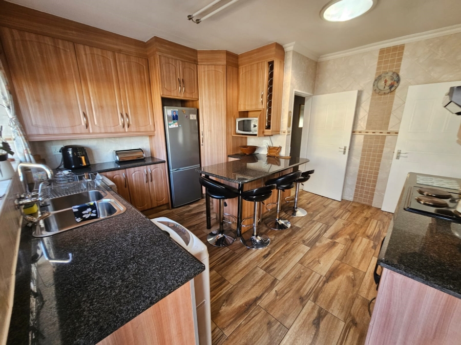 3 Bedroom Property for Sale in South Crest Gauteng