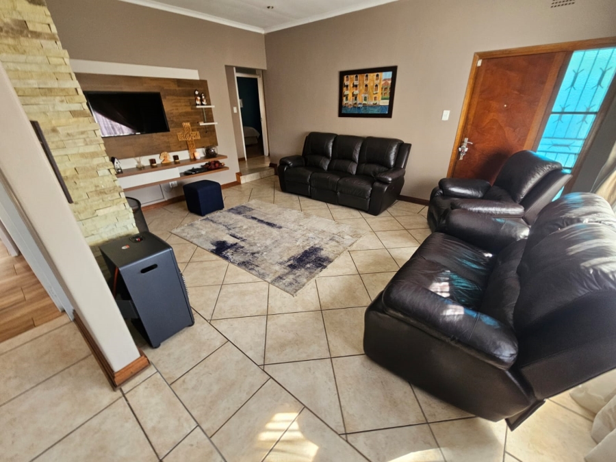 3 Bedroom Property for Sale in South Crest Gauteng