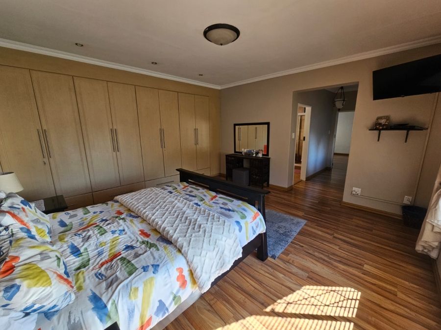 3 Bedroom Property for Sale in South Crest Gauteng