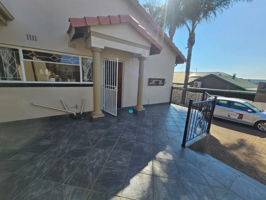 3 Bedroom Property for Sale in South Crest Gauteng