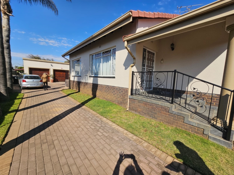 3 Bedroom Property for Sale in South Crest Gauteng