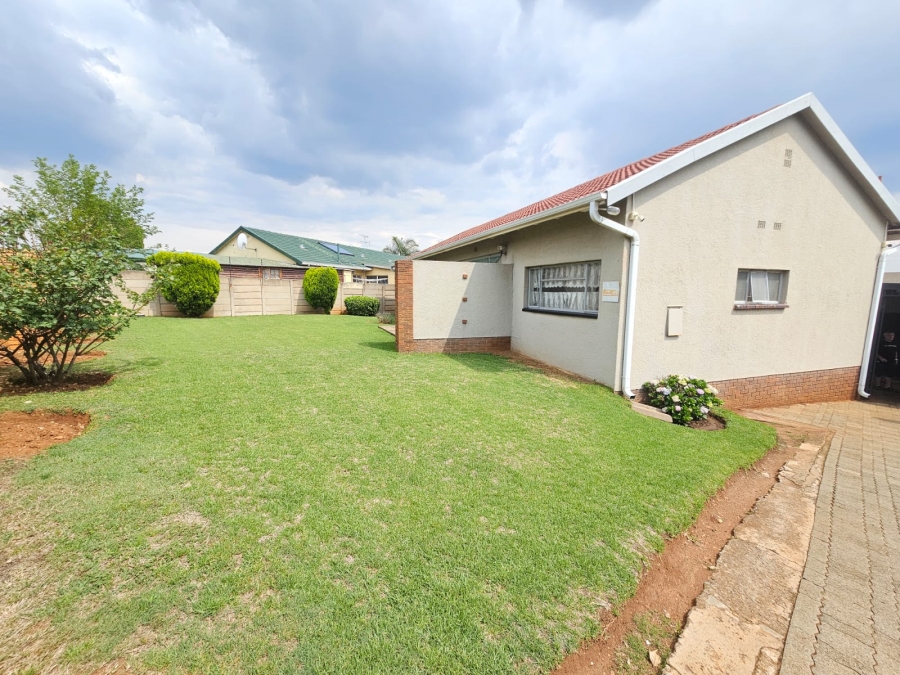 3 Bedroom Property for Sale in Verwoerdpark Gauteng