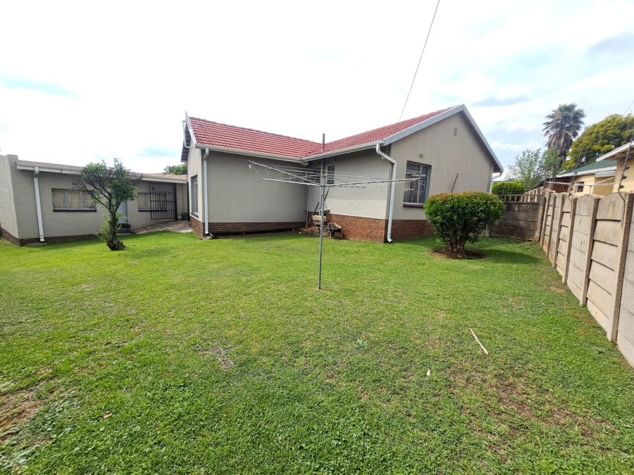 3 Bedroom Property for Sale in Verwoerdpark Gauteng