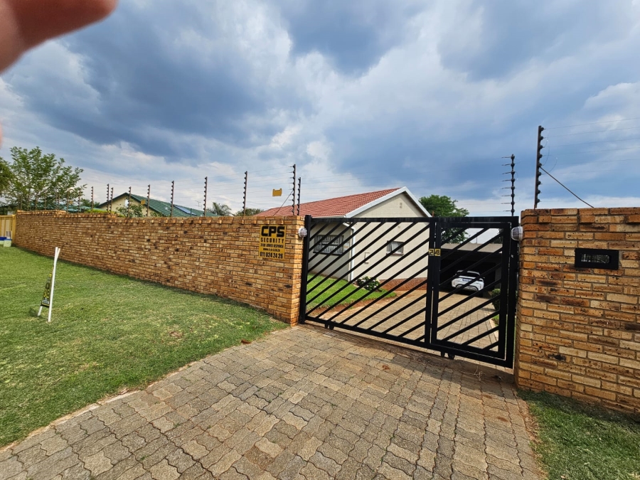3 Bedroom Property for Sale in Verwoerdpark Gauteng