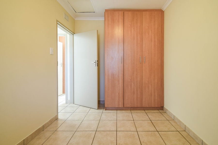 To Let 2 Bedroom Property for Rent in Olympus AH Gauteng