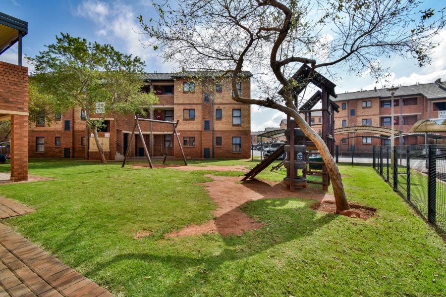 To Let 2 Bedroom Property for Rent in Olympus AH Gauteng