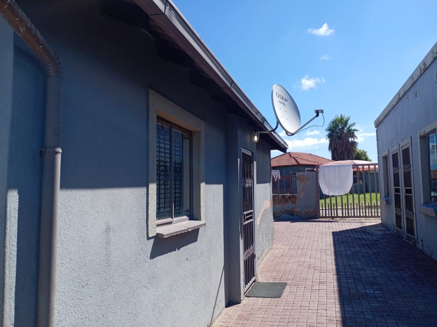 3 Bedroom Property for Sale in Lotus Gardens Gauteng