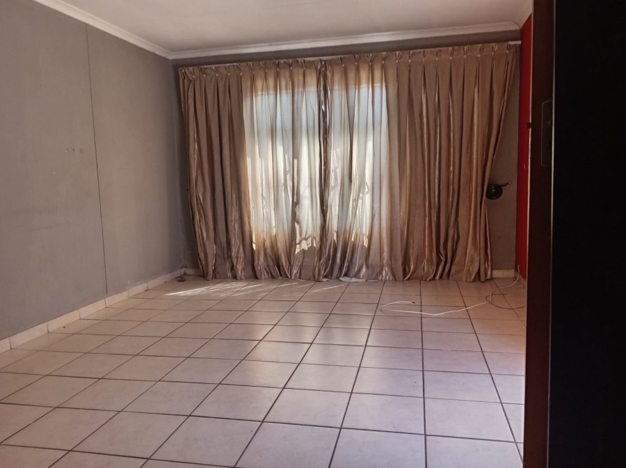 3 Bedroom Property for Sale in Lotus Gardens Gauteng