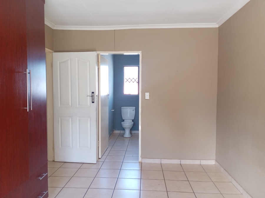 3 Bedroom Property for Sale in Lotus Gardens Gauteng
