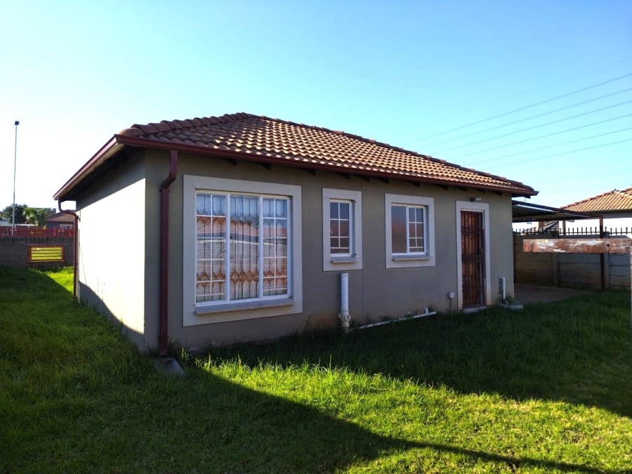 To Let 2 Bedroom Property for Rent in Danville Gauteng