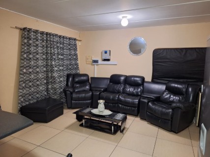 2 Bedroom Property for Sale in Wilgeheuwel Gauteng