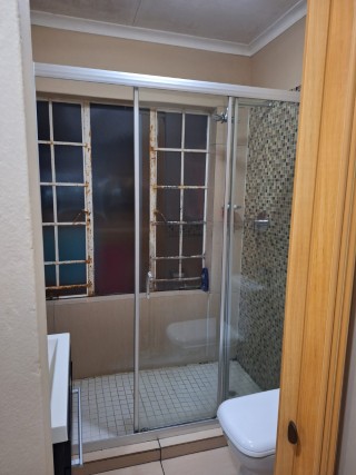2 Bedroom Property for Sale in Wilgeheuwel Gauteng