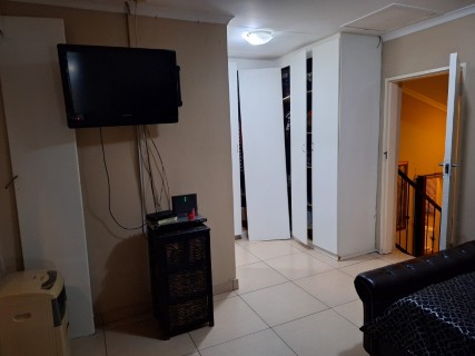 2 Bedroom Property for Sale in Wilgeheuwel Gauteng