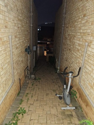 2 Bedroom Property for Sale in Wilgeheuwel Gauteng