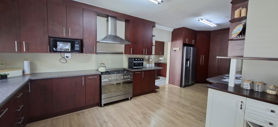 4 Bedroom Property for Sale in Noordkruin Gauteng