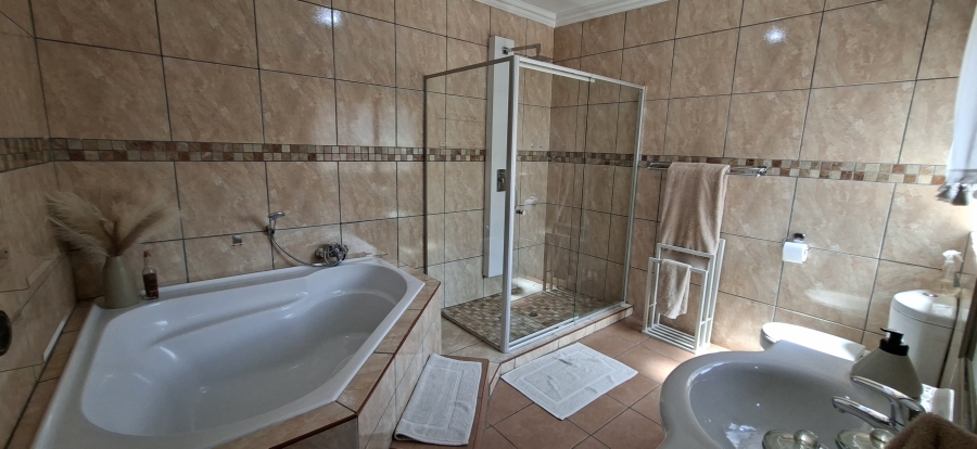 4 Bedroom Property for Sale in Noordkruin Gauteng