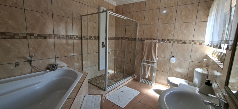 4 Bedroom Property for Sale in Noordkruin Gauteng