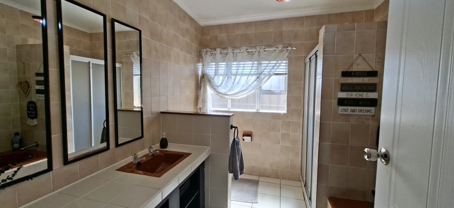 4 Bedroom Property for Sale in Noordkruin Gauteng