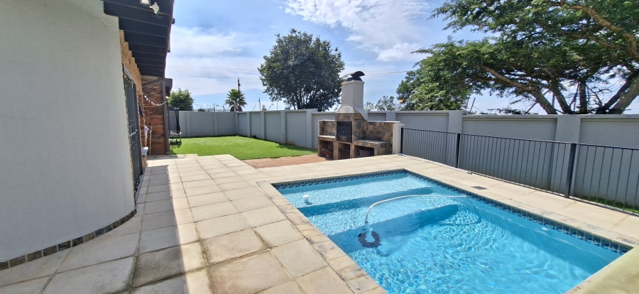 4 Bedroom Property for Sale in Noordkruin Gauteng