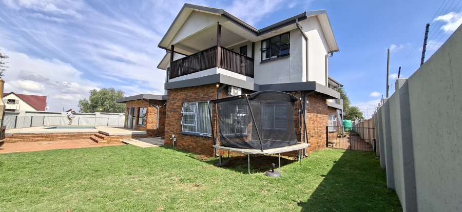 4 Bedroom Property for Sale in Noordkruin Gauteng