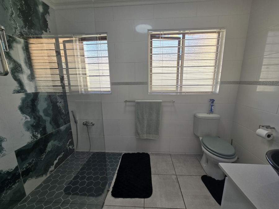 2 Bedroom Property for Sale in Noordheuwel Gauteng