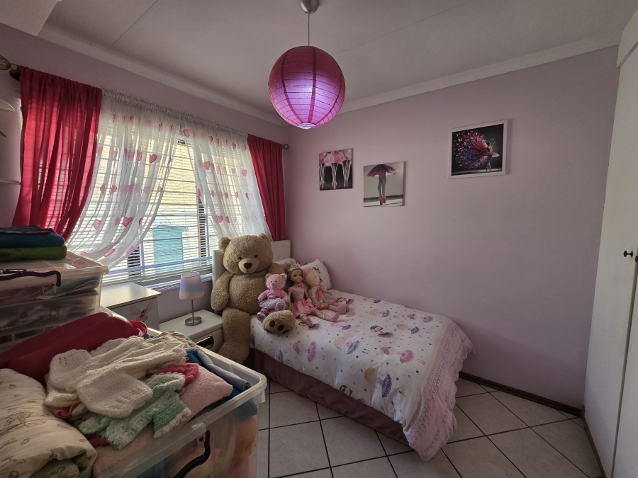 2 Bedroom Property for Sale in Noordheuwel Gauteng