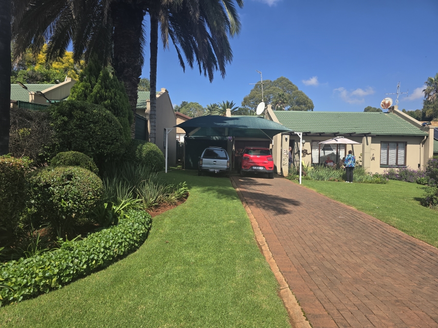 2 Bedroom Property for Sale in Noordheuwel Gauteng
