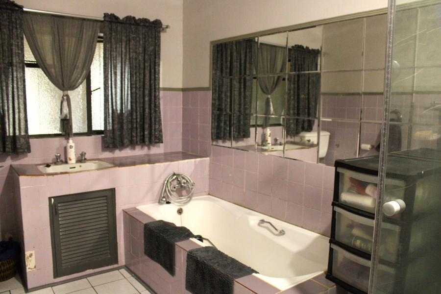 4 Bedroom Property for Sale in Spaarwater Gauteng
