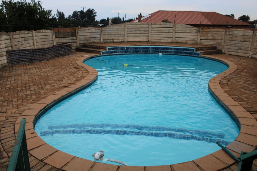 4 Bedroom Property for Sale in Spaarwater Gauteng