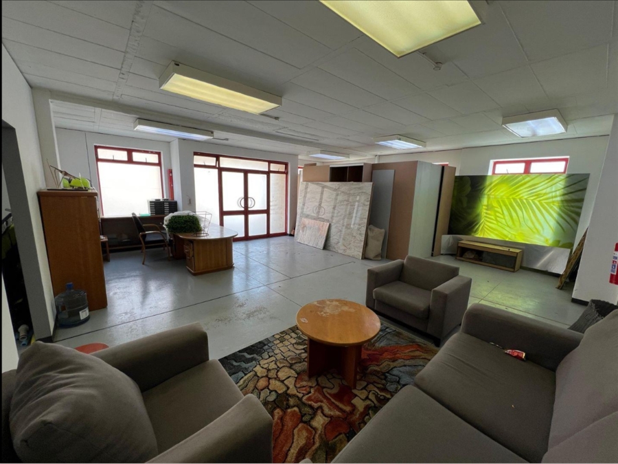 To Let Commercial Property for Rent in Strijdom Park Gauteng