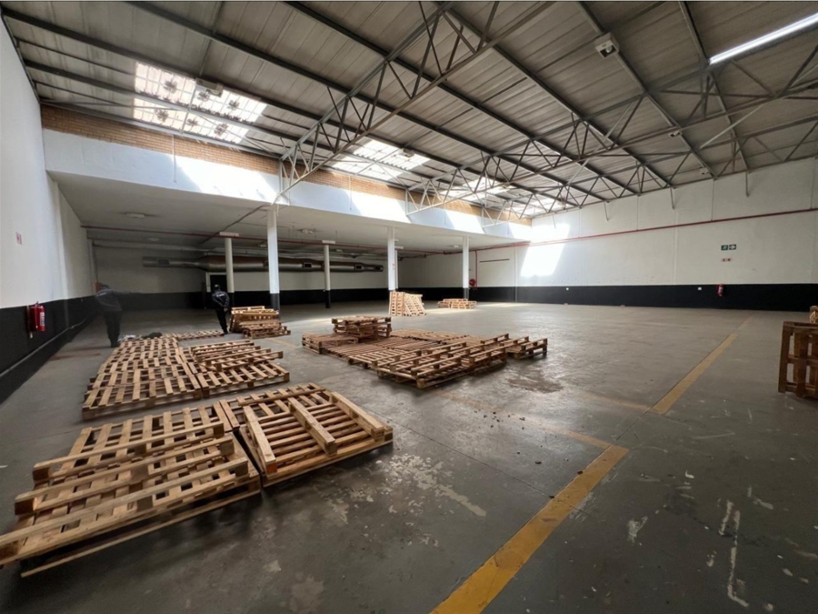 To Let Commercial Property for Rent in Strijdom Park Gauteng