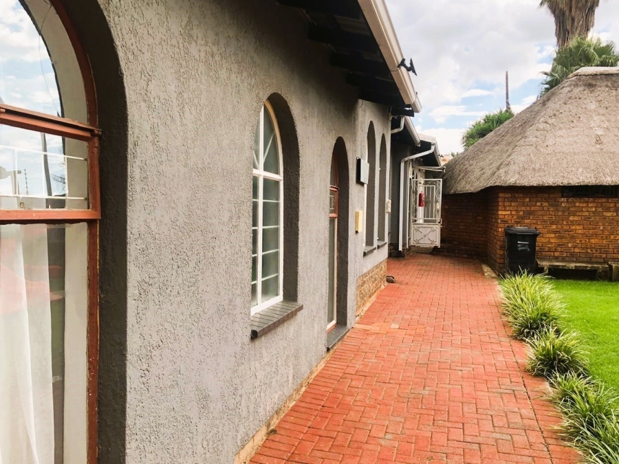 7 Bedroom Property for Sale in Ravenswood Gauteng