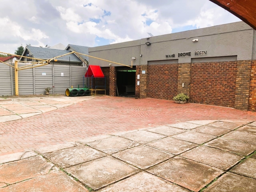 7 Bedroom Property for Sale in Ravenswood Gauteng