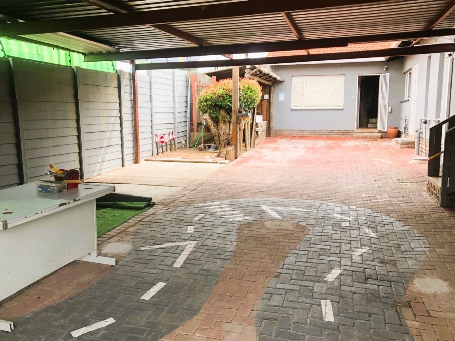 7 Bedroom Property for Sale in Ravenswood Gauteng