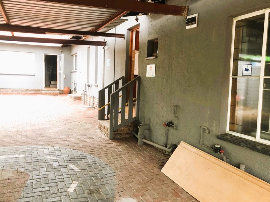 7 Bedroom Property for Sale in Ravenswood Gauteng