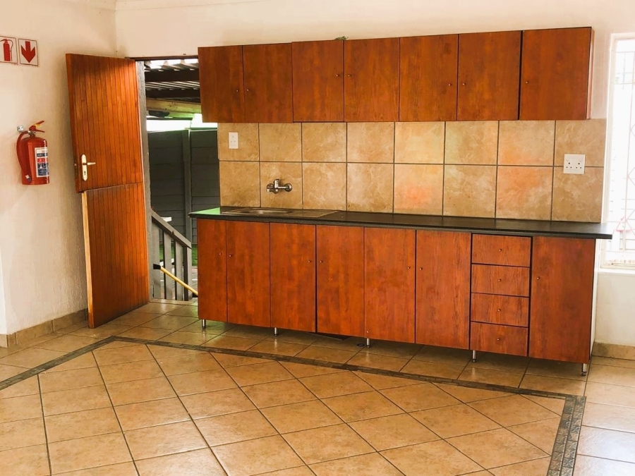 7 Bedroom Property for Sale in Ravenswood Gauteng