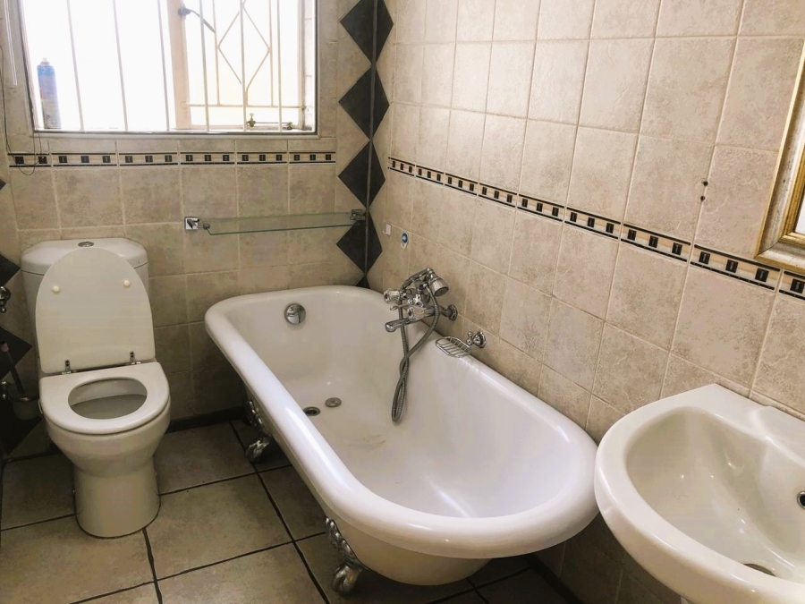 7 Bedroom Property for Sale in Ravenswood Gauteng
