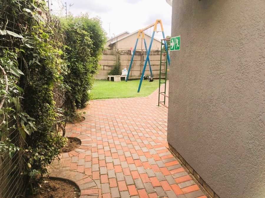 7 Bedroom Property for Sale in Ravenswood Gauteng