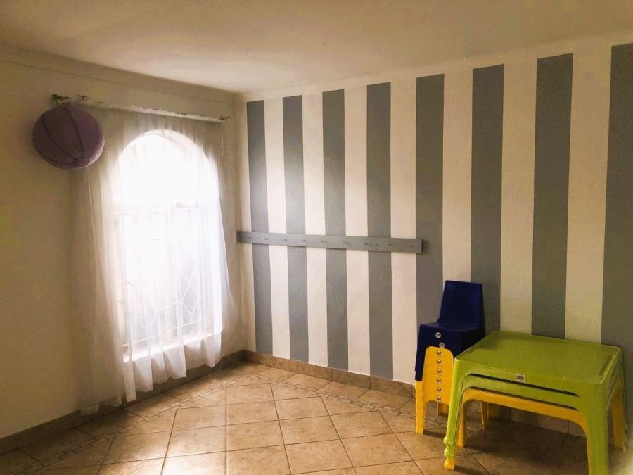 7 Bedroom Property for Sale in Ravenswood Gauteng