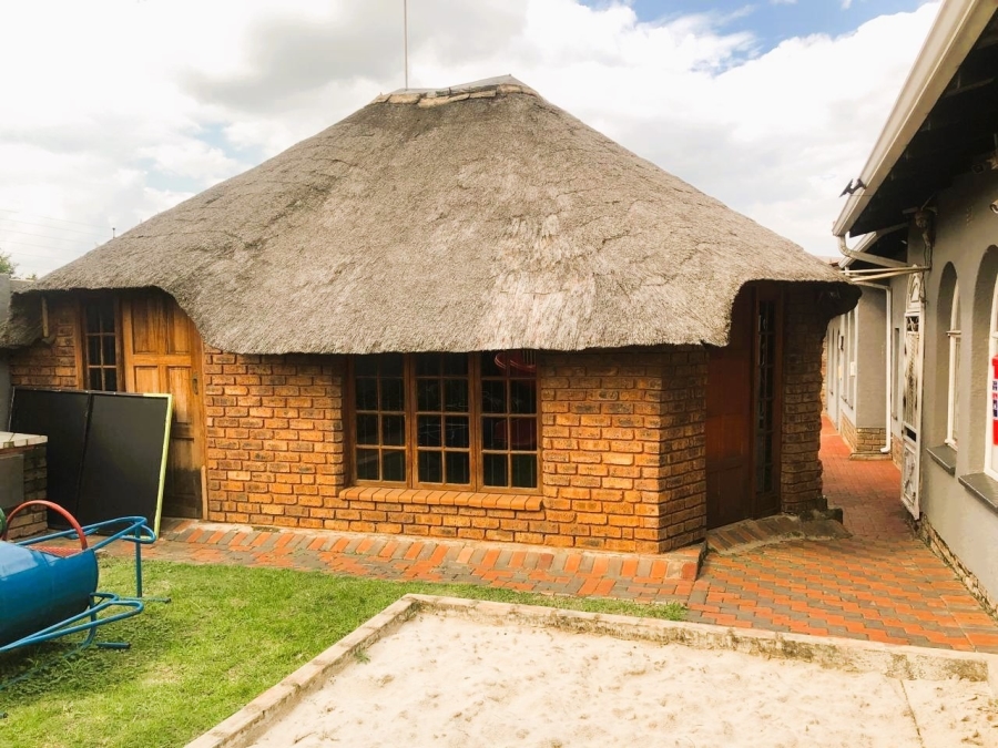 7 Bedroom Property for Sale in Ravenswood Gauteng