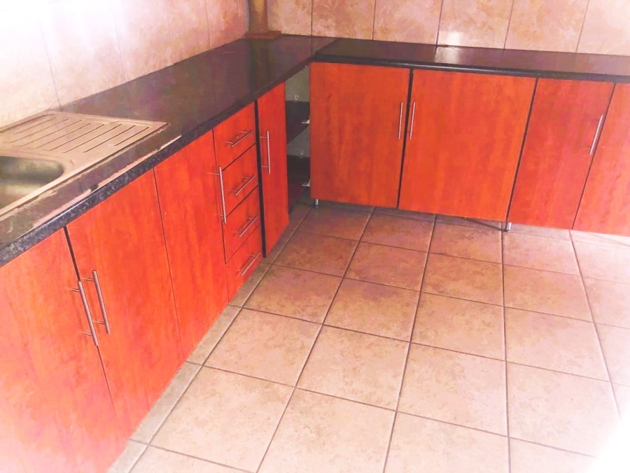 7 Bedroom Property for Sale in Ravenswood Gauteng